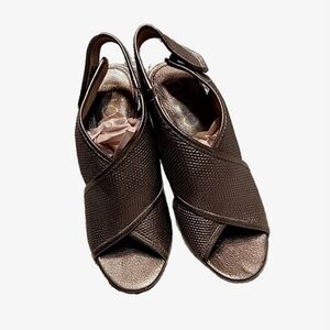 Nicole Larkin Sandal Shoe 4" Block Heel Wm 7.5 Pweter Peep Toe Velcro Back Strap